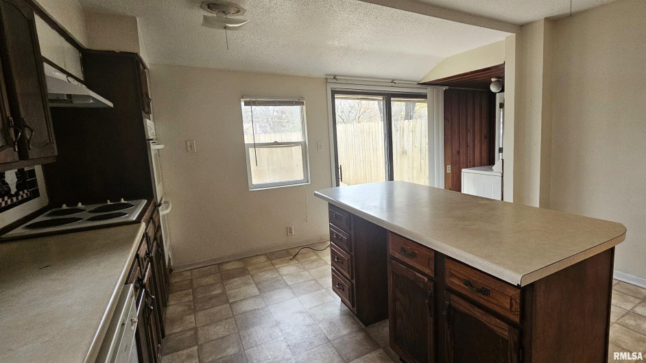 203 ORCHARD Drive, Carbondale, Illinois 62901, 3 Bedrooms Bedrooms, 0 ,3 BathroomsBathrooms,Residential,For Sale,ORCHARD,0,RMAEB460544