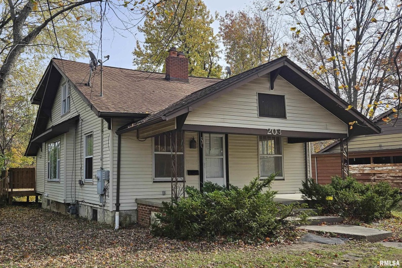 203 ORCHARD Drive, Carbondale, Illinois 62901, 3 Bedrooms Bedrooms, 0 ,3 BathroomsBathrooms,Residential,For Sale,ORCHARD,0,RMAEB460544