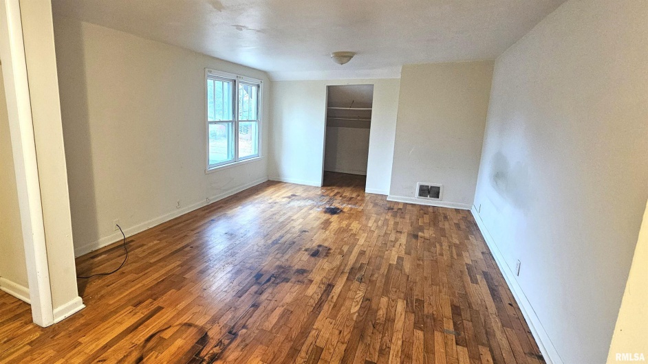 203 ORCHARD Drive, Carbondale, Illinois 62901, 3 Bedrooms Bedrooms, 0 ,3 BathroomsBathrooms,Residential,For Sale,ORCHARD,0,RMAEB460544