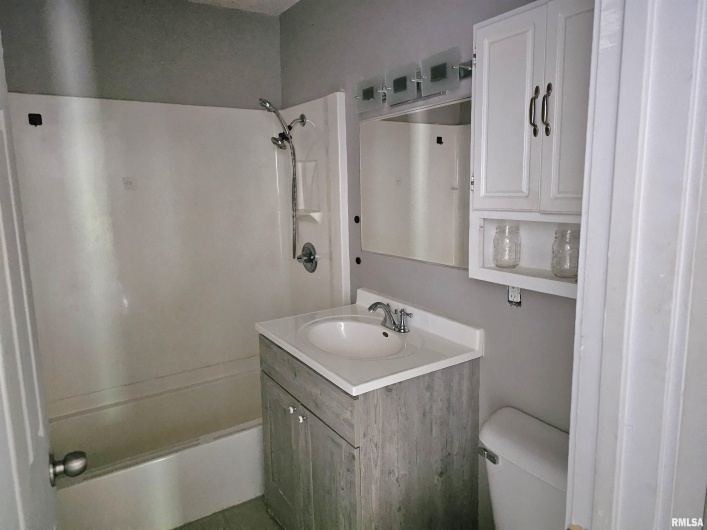 1222 MIDWAY Court, Marion, Illinois 62959, 2 Bedrooms Bedrooms, 0 ,1 BathroomBathrooms,Residential,For Sale,MIDWAY,0,RMAQC4263680