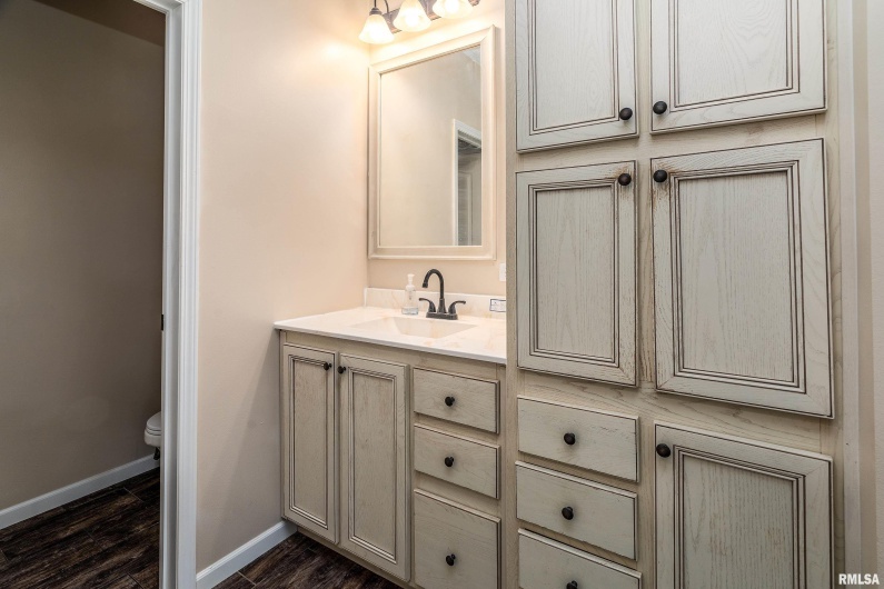 5673 Arctic Fox Drive, Carterville, Illinois 62918, 4 Bedrooms Bedrooms, 0 ,2 BathroomsBathrooms,Residential,For Sale,Arctic Fox,0,RMAQC4269468