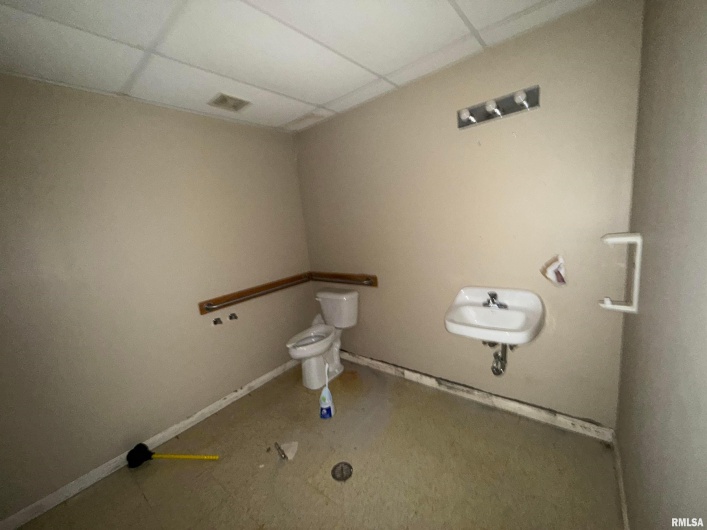 1275 Reed Station Road, Carbondale, Illinois 62901, 0 , 0 ,0,Commercial Sale,For Sale,Reed Station,0,RMAEB458219