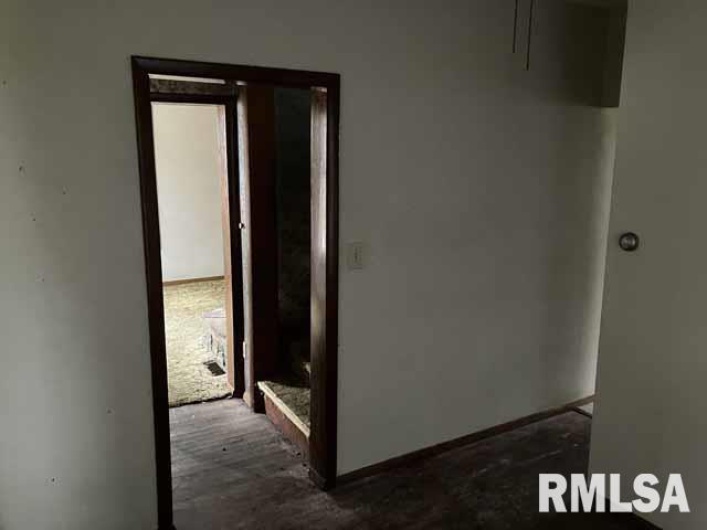 915 MADISON Street, Marion, Illinois 62959, 2 Bedrooms Bedrooms, 0 ,1 BathroomBathrooms,Residential,For Sale,MADISON,0,RMAEB460558