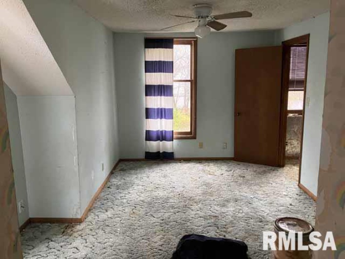 915 MADISON Street, Marion, Illinois 62959, 2 Bedrooms Bedrooms, 0 ,1 BathroomBathrooms,Residential,For Sale,MADISON,0,RMAEB460558