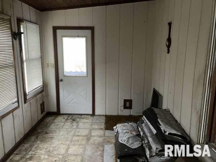 915 MADISON Street, Marion, Illinois 62959, 2 Bedrooms Bedrooms, 0 ,1 BathroomBathrooms,Residential,For Sale,MADISON,0,RMAEB460558