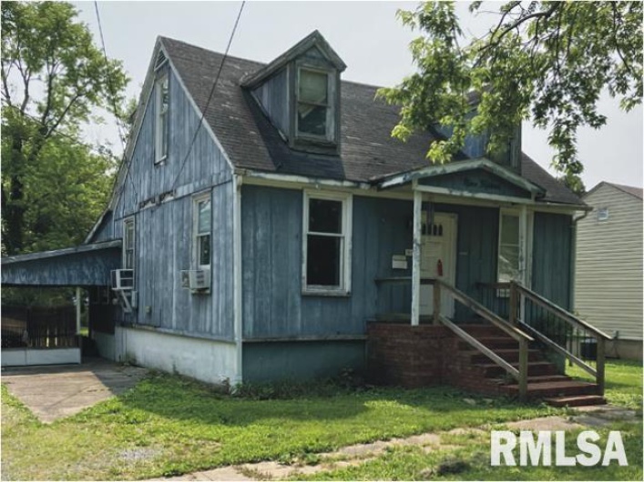 915 MADISON Street, Marion, Illinois 62959, 2 Bedrooms Bedrooms, 0 ,1 BathroomBathrooms,Residential,For Sale,MADISON,0,RMAEB460558