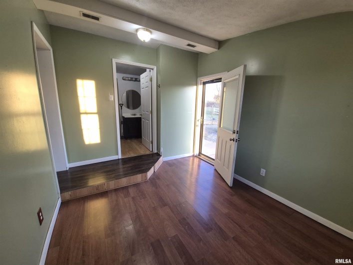 1100 MOORE Street, Eldorado, Illinois 62930, 2 Bedrooms Bedrooms, 0 ,2 BathroomsBathrooms,Residential,For Sale,MOORE,0,RMAEB460563