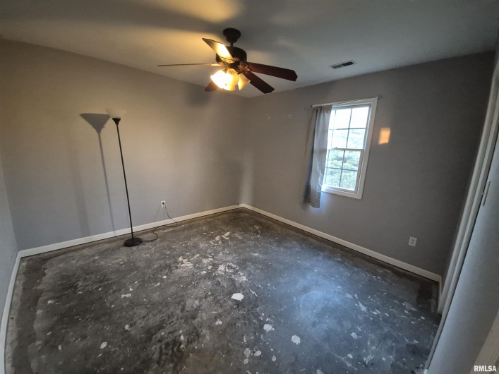 1100 MOORE Street, Eldorado, Illinois 62930, 2 Bedrooms Bedrooms, 0 ,2 BathroomsBathrooms,Residential,For Sale,MOORE,0,RMAEB460563