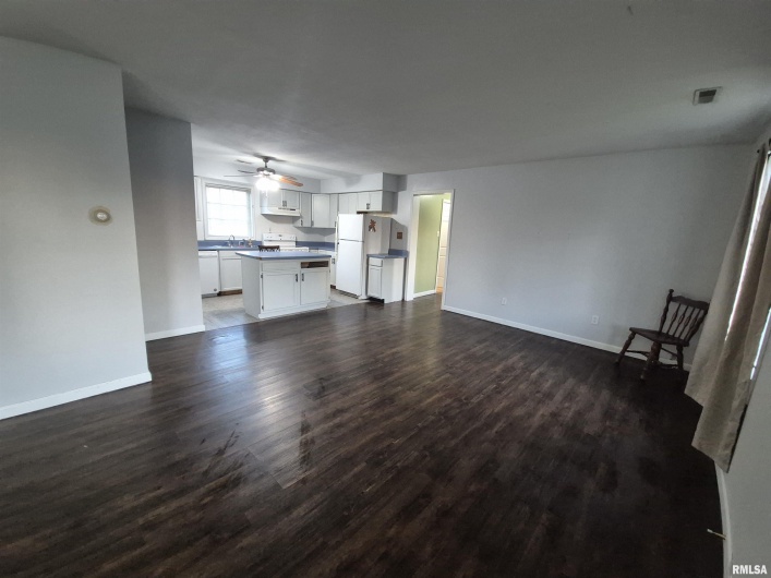 1100 MOORE Street, Eldorado, Illinois 62930, 2 Bedrooms Bedrooms, 0 ,2 BathroomsBathrooms,Residential,For Sale,MOORE,0,RMAEB460563