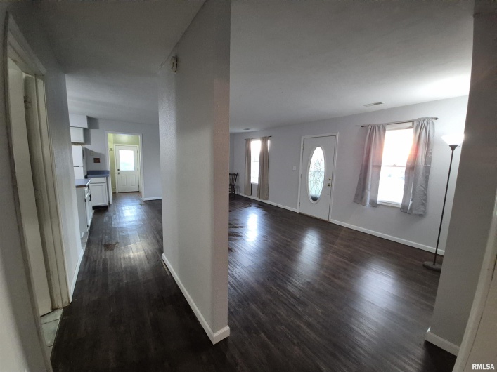 1100 MOORE Street, Eldorado, Illinois 62930, 2 Bedrooms Bedrooms, 0 ,2 BathroomsBathrooms,Residential,For Sale,MOORE,0,RMAEB460563