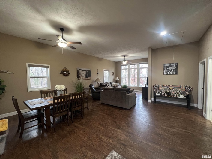 1415 Lake Shore Drive South, Goreville, Illinois 62939, 3 Bedrooms Bedrooms, 0 ,3 BathroomsBathrooms,Residential,For Sale,Lake Shore Drive South,0,RMAEB460567