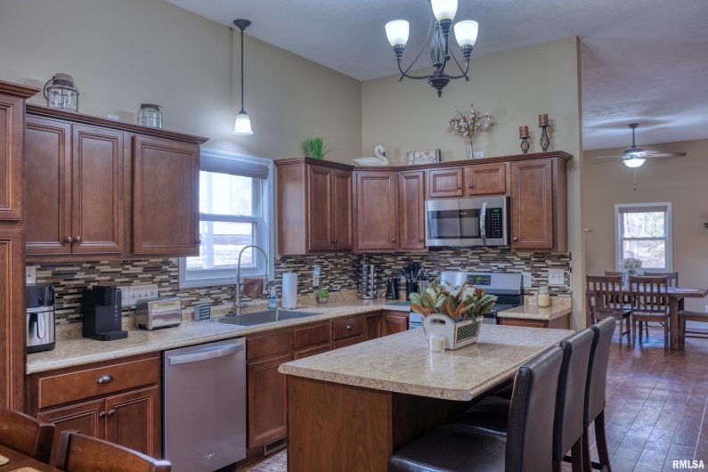 1415 Lake Shore Drive South, Goreville, Illinois 62939, 3 Bedrooms Bedrooms, 0 ,3 BathroomsBathrooms,Residential,For Sale,Lake Shore Drive South,0,RMAEB460567