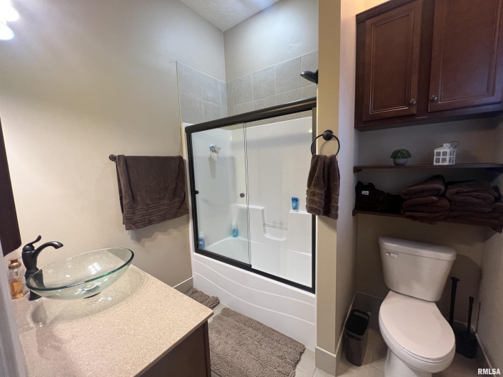 1415 Lake Shore Drive South, Goreville, Illinois 62939, 3 Bedrooms Bedrooms, 0 ,3 BathroomsBathrooms,Residential,For Sale,Lake Shore Drive South,0,RMAEB460567