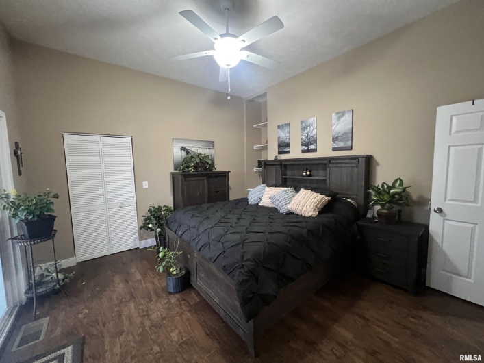 1415 Lake Shore Drive South, Goreville, Illinois 62939, 3 Bedrooms Bedrooms, 0 ,3 BathroomsBathrooms,Residential,For Sale,Lake Shore Drive South,0,RMAEB460567