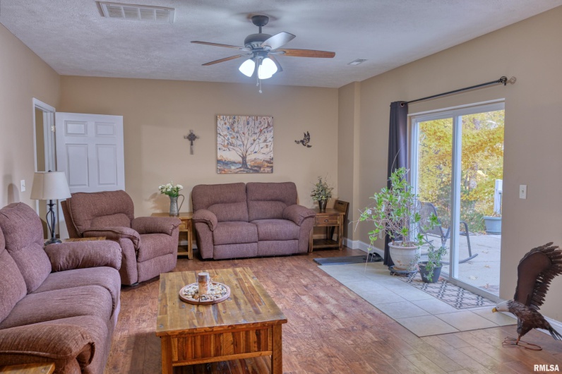 1415 Lake Shore Drive South, Goreville, Illinois 62939, 3 Bedrooms Bedrooms, 0 ,3 BathroomsBathrooms,Residential,For Sale,Lake Shore Drive South,0,RMAEB460567