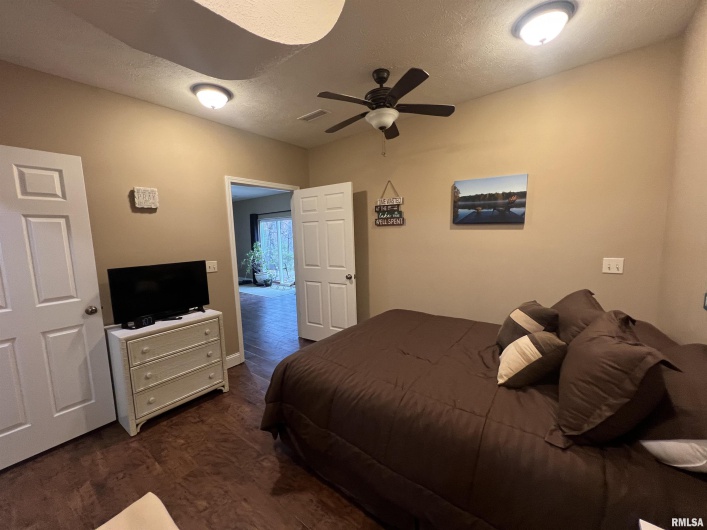 1415 Lake Shore Drive South, Goreville, Illinois 62939, 3 Bedrooms Bedrooms, 0 ,3 BathroomsBathrooms,Residential,For Sale,Lake Shore Drive South,0,RMAEB460567