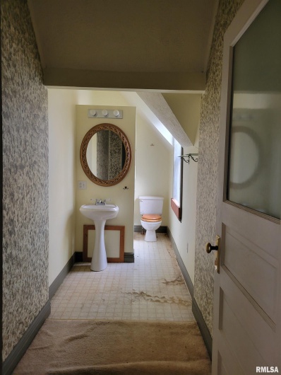 215 VIENNA Street, Anna, Illinois 62906, 2 Bedrooms Bedrooms, 0 ,1 BathroomBathrooms,Residential,For Sale,VIENNA,0,RMAEB460576