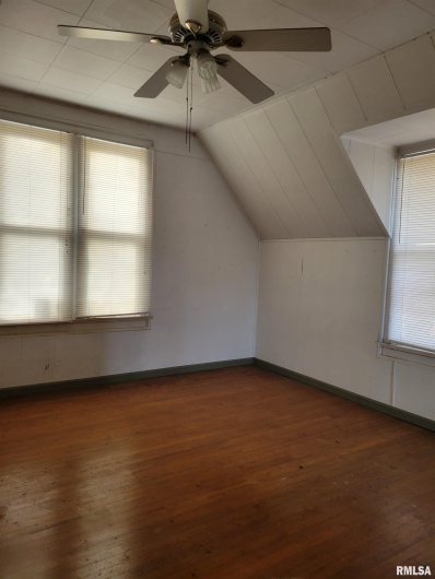 215 VIENNA Street, Anna, Illinois 62906, 2 Bedrooms Bedrooms, 0 ,1 BathroomBathrooms,Residential,For Sale,VIENNA,0,RMAEB460576