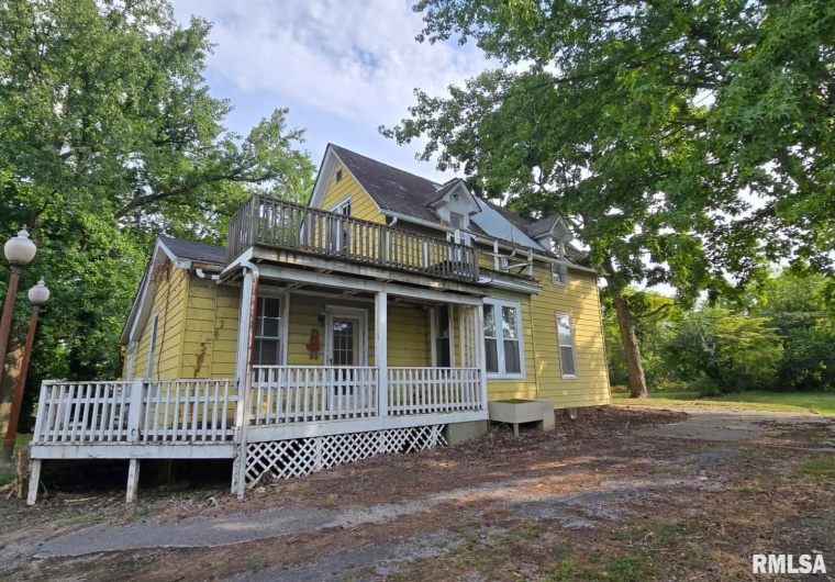 215 VIENNA Street, Anna, Illinois 62906, 2 Bedrooms Bedrooms, 0 ,1 BathroomBathrooms,Residential,For Sale,VIENNA,0,RMAEB460576