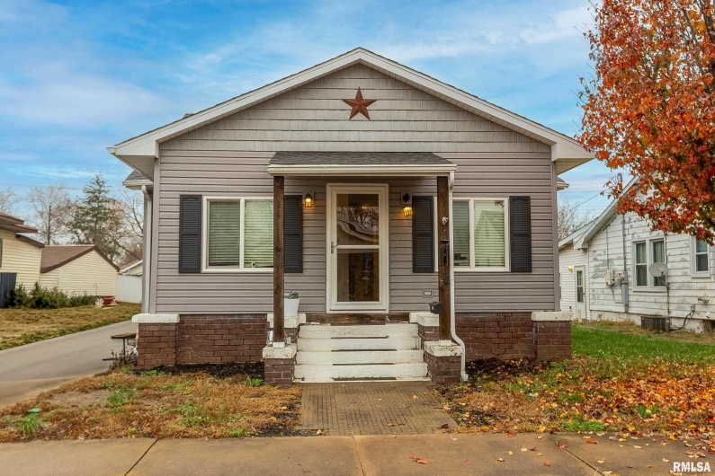 2018 CLARKE Street, Murphysboro, Illinois 62966, 2 Bedrooms Bedrooms, 0 ,1 BathroomBathrooms,Residential,For Sale,CLARKE,0,RMAEB460579