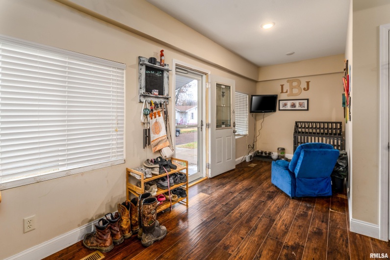 2018 CLARKE Street, Murphysboro, Illinois 62966, 2 Bedrooms Bedrooms, 0 ,1 BathroomBathrooms,Residential,For Sale,CLARKE,0,RMAEB460579