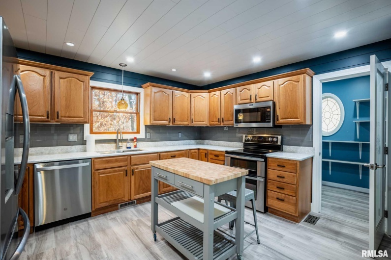 1901 Spring Garden Road, Marion, Illinois 62959, 4 Bedrooms Bedrooms, 0 ,3 BathroomsBathrooms,Residential,For Sale,Spring Garden,0,RMAQC4269668