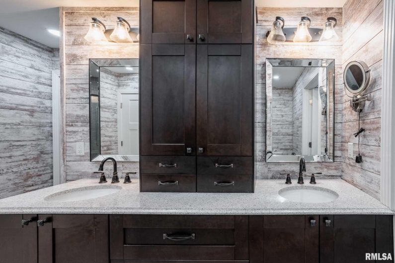 1901 Spring Garden Road, Marion, Illinois 62959, 4 Bedrooms Bedrooms, 0 ,3 BathroomsBathrooms,Residential,For Sale,Spring Garden,0,RMAQC4269668