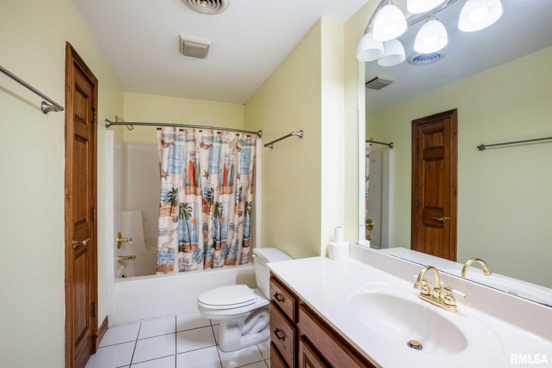 1901 Spring Garden Road, Marion, Illinois 62959, 4 Bedrooms Bedrooms, 0 ,3 BathroomsBathrooms,Residential,For Sale,Spring Garden,0,RMAQC4269668