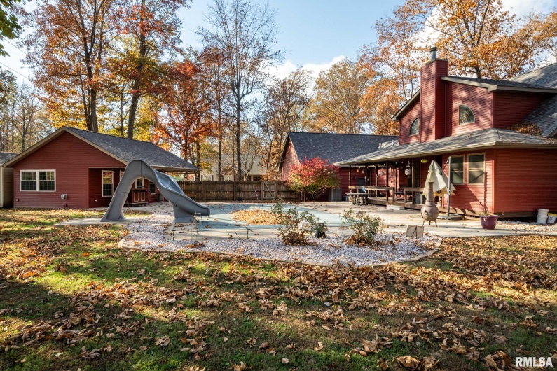 1901 Spring Garden Road, Marion, Illinois 62959, 4 Bedrooms Bedrooms, 0 ,3 BathroomsBathrooms,Residential,For Sale,Spring Garden,0,RMAQC4269668