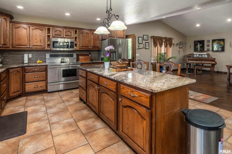 3860 BOYD Road, Anna, Illinois 62906, 4 Bedrooms Bedrooms, 0 ,2 BathroomsBathrooms,Residential,For Sale,BOYD,0,RMAEB459600