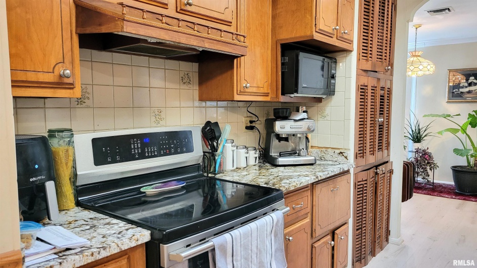 202 Westernaire Drive, Marion, Illinois 62959, 3 Bedrooms Bedrooms, 0 ,2 BathroomsBathrooms,Residential,For Sale,Westernaire,0,RMAEB460584