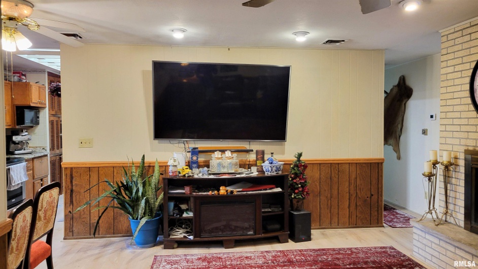 202 Westernaire Drive, Marion, Illinois 62959, 3 Bedrooms Bedrooms, 0 ,2 BathroomsBathrooms,Residential,For Sale,Westernaire,0,RMAEB460584