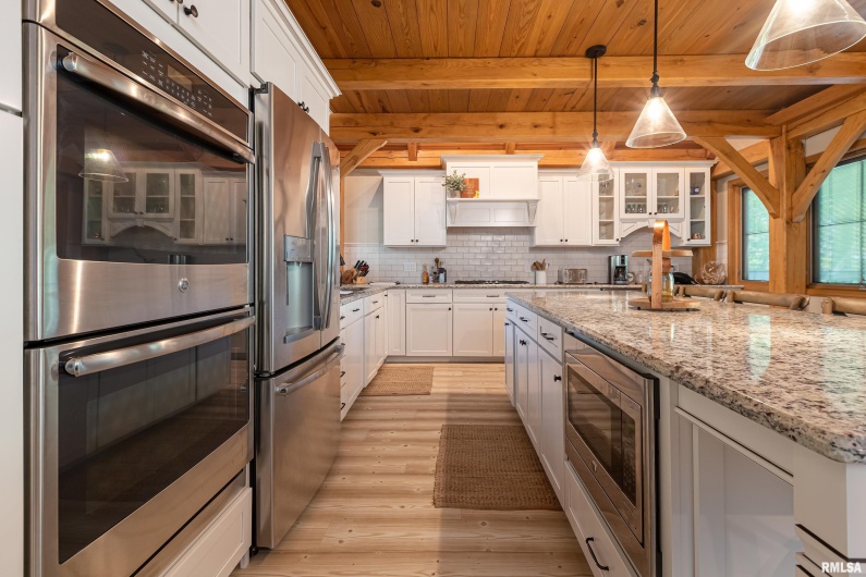 1165 Lake Shore Drive North Drive, Goreville, Illinois 62995, 4 Bedrooms Bedrooms, 0 ,3 BathroomsBathrooms,Residential,For Sale,Lake Shore Drive North,0,RMAEB460586