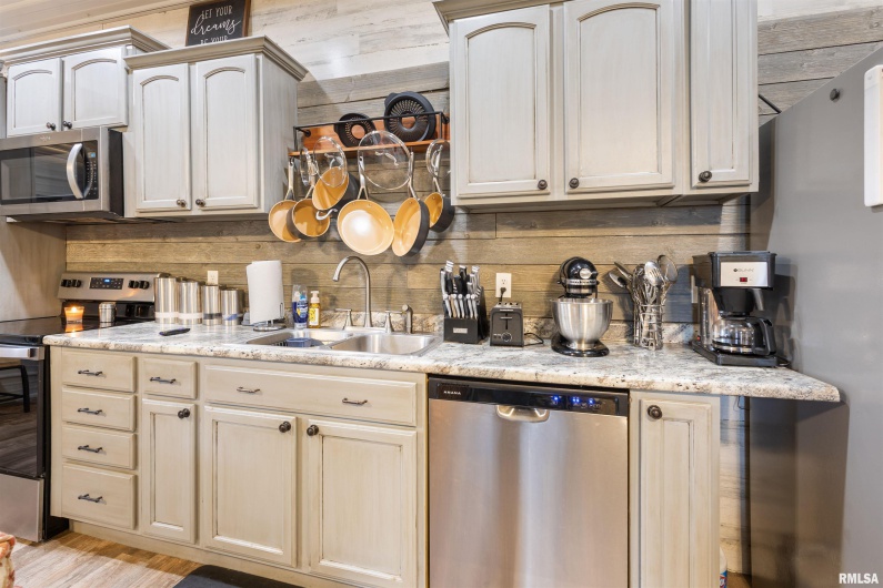 221 Gore Street, Goreville, Illinois 62939, 1 Bedroom Bedrooms, 0 ,1 BathroomBathrooms,Residential,For Sale,Gore,0,RMAEB460587