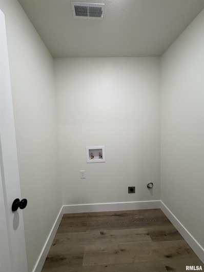 209 MADISON Street, Cambria, Illinois 62915, 3 Bedrooms Bedrooms, 0 ,2 BathroomsBathrooms,Residential,For Sale,MADISON,0,RMAEB460347