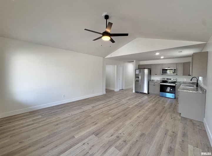 209 MADISON Street, Cambria, Illinois 62915, 3 Bedrooms Bedrooms, 0 ,2 BathroomsBathrooms,Residential,For Sale,MADISON,0,RMAEB460347