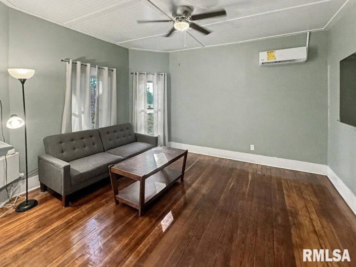 901 22ND Street, Herrin, Illinois 62948, 2 Bedrooms Bedrooms, 0 ,2 BathroomsBathrooms,Residential,For Sale,22ND,0,RMAQC4269688