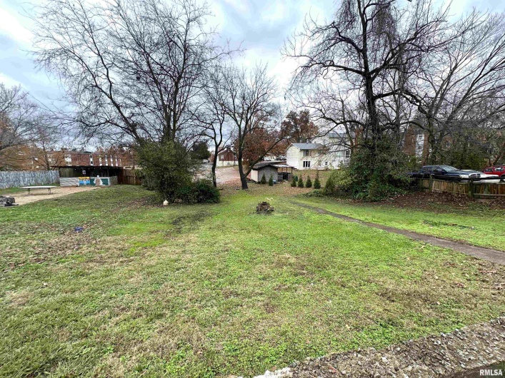 405 COLLEGE Street, Carbondale, Illinois 62901, 3 Bedrooms Bedrooms, 0 ,1 BathroomBathrooms,Residential,For Sale,COLLEGE,0,RMAEB460599