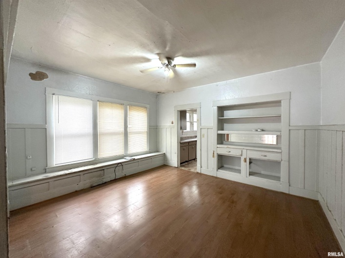 405 COLLEGE Street, Carbondale, Illinois 62901, 3 Bedrooms Bedrooms, 0 ,1 BathroomBathrooms,Residential,For Sale,COLLEGE,0,RMAEB460599