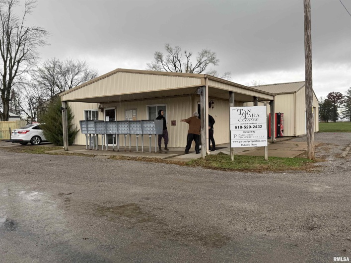 2520 NEW ERA Road, Carbondale, Illinois 62901, 2 Bedrooms Bedrooms, 0 ,2 BathroomsBathrooms,Manufactured In Park,For Sale,NEW ERA,0,RMAEB460600