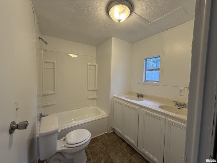 2520 NEW ERA Road, Carbondale, Illinois 62901, 2 Bedrooms Bedrooms, 0 ,2 BathroomsBathrooms,Manufactured In Park,For Sale,NEW ERA,0,RMAEB460600