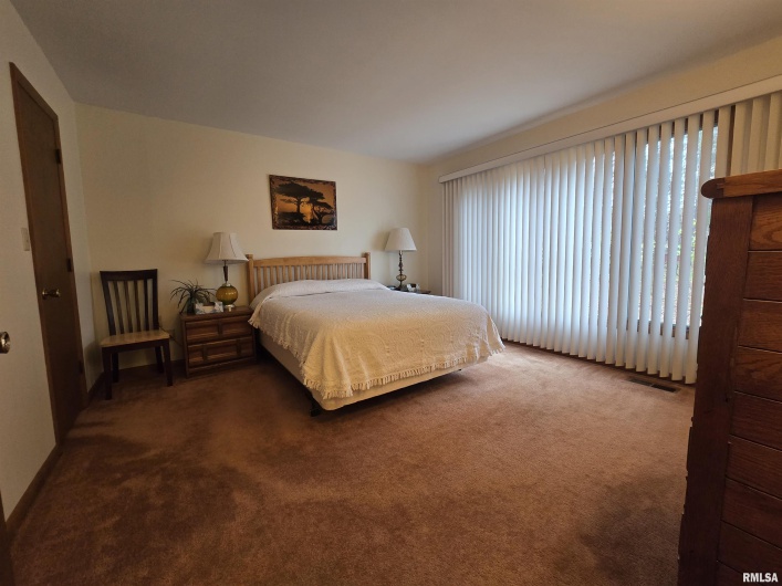 567 UNION GROVE Road, Carbondale, Illinois 62901, 3 Bedrooms Bedrooms, 0 ,3 BathroomsBathrooms,Residential,For Sale,UNION GROVE,0,RMAEB460605