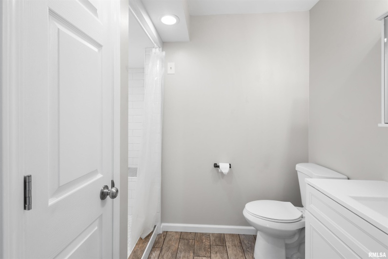 1008 OAKWOOD Lane, Marion, Illinois 62959, 3 Bedrooms Bedrooms, 0 ,2 BathroomsBathrooms,Residential,For Sale,OAKWOOD,0,RMAEB460607