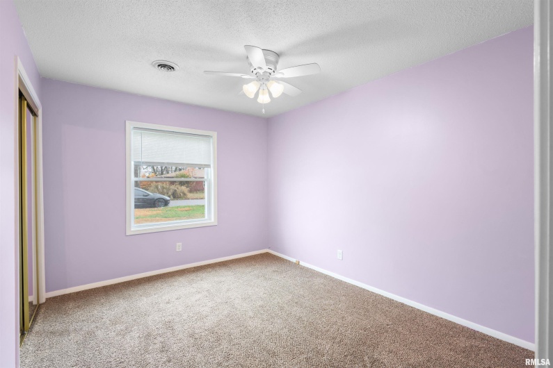 1008 OAKWOOD Lane, Marion, Illinois 62959, 3 Bedrooms Bedrooms, 0 ,2 BathroomsBathrooms,Residential,For Sale,OAKWOOD,0,RMAEB460607