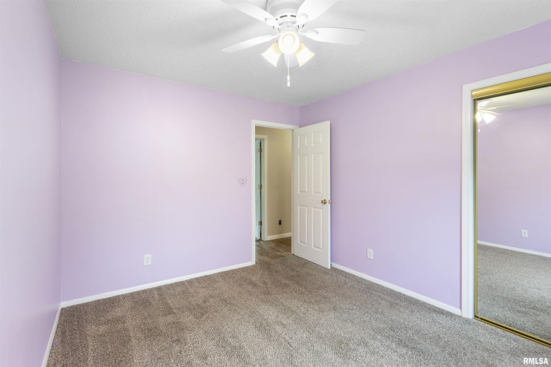 1008 OAKWOOD Lane, Marion, Illinois 62959, 3 Bedrooms Bedrooms, 0 ,2 BathroomsBathrooms,Residential,For Sale,OAKWOOD,0,RMAEB460607