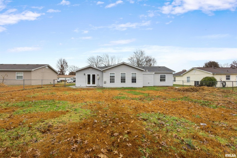 1008 OAKWOOD Lane, Marion, Illinois 62959, 3 Bedrooms Bedrooms, 0 ,2 BathroomsBathrooms,Residential,For Sale,OAKWOOD,0,RMAEB460607