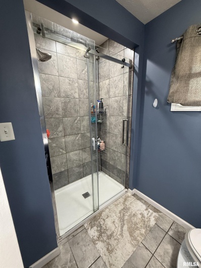 605 Follis Avenue, Johnston City, Illinois 62951, 3 Bedrooms Bedrooms, 0 ,2 BathroomsBathrooms,Residential,For Sale,Follis,0,RMAQC4269697