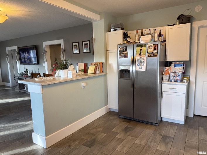 605 Follis Avenue, Johnston City, Illinois 62951, 3 Bedrooms Bedrooms, 0 ,2 BathroomsBathrooms,Residential,For Sale,Follis,0,RMAQC4269697