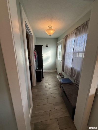 605 Follis Avenue, Johnston City, Illinois 62951, 3 Bedrooms Bedrooms, 0 ,2 BathroomsBathrooms,Residential,For Sale,Follis,0,RMAQC4269697