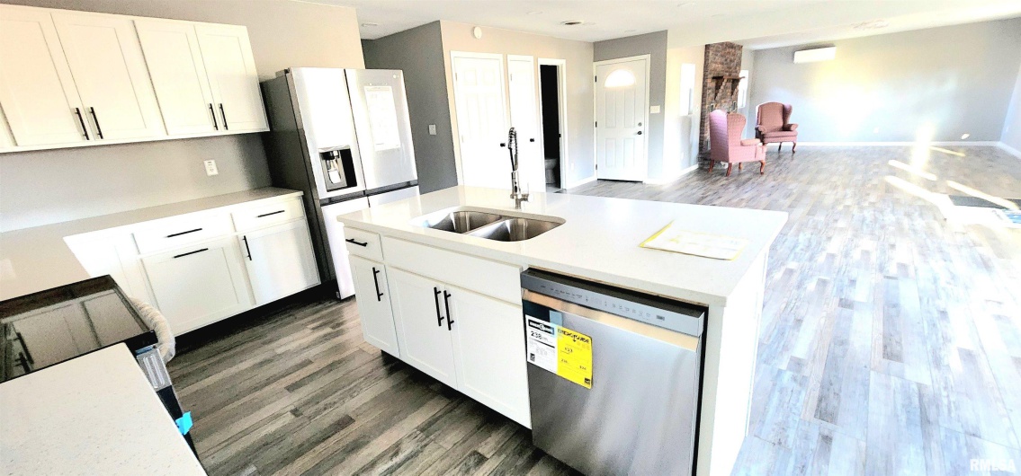 7306 Norris Drive, Marion, Illinois 62959, 3 Bedrooms Bedrooms, 0 ,2 BathroomsBathrooms,Residential,For Sale,Norris,0,RMAEB460609